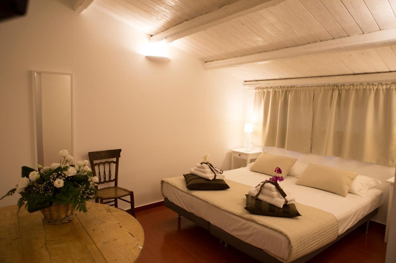 Yhomisus Bed & Breakfast Comiso Exterior photo